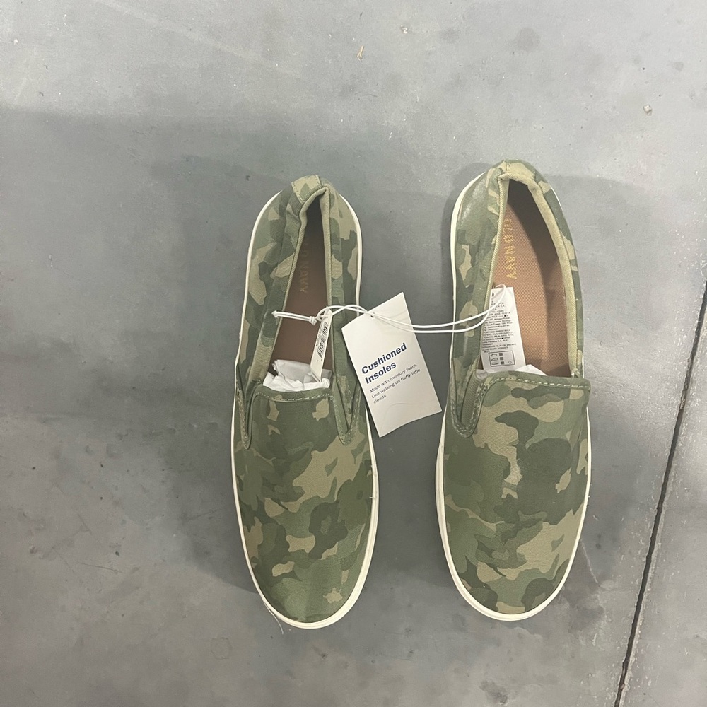 Old Navy Green Camouflage Slip-On Sneakers